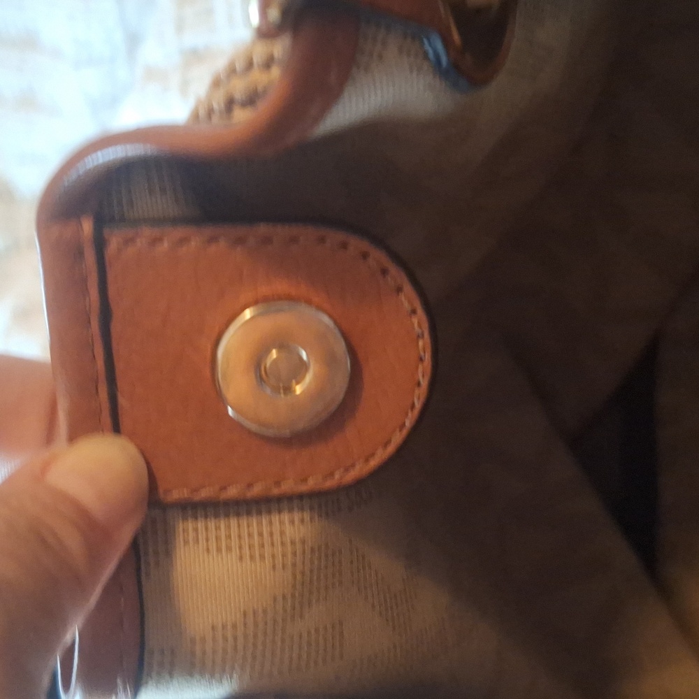 Michael Kors Brown and Tan Shoulder Bag - Picture 14 of 16